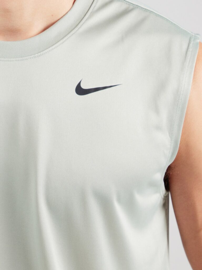 Preţ NIKE Tricou funcțional 'RESET'  verde pastel / negru