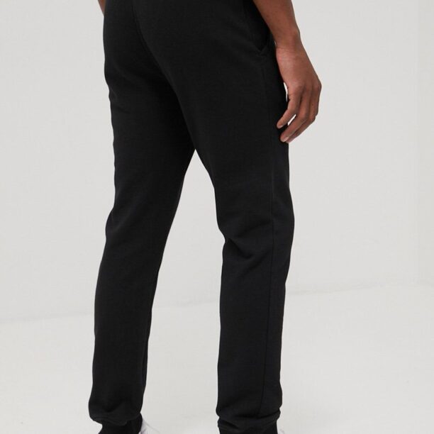 culoarea negru