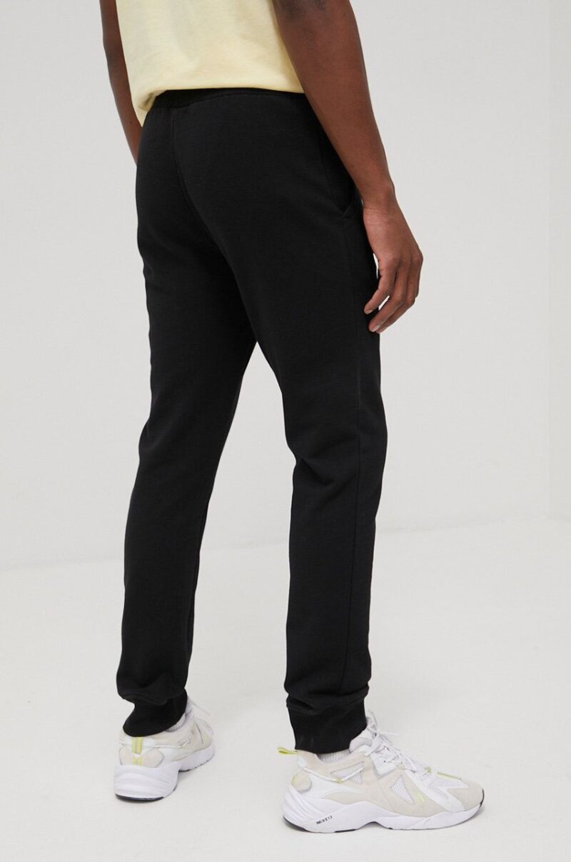 culoarea negru