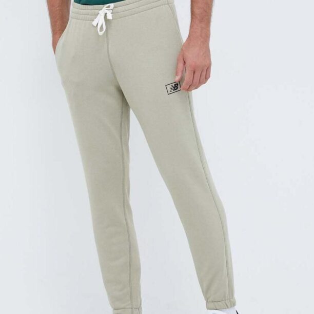 New Balance pantaloni de trening culoarea verde