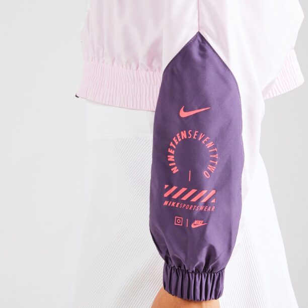 Preţ Nike Sportswear Geacă de primăvară-toamnă  lila / mov liliachiu / roșu pastel / alb