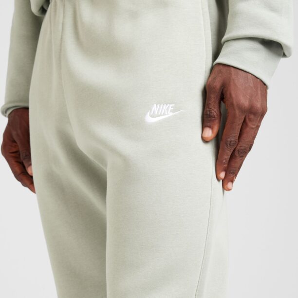 Preţ Nike Sportswear Pantaloni 'CLUB FLEECE'  verde pastel / alb