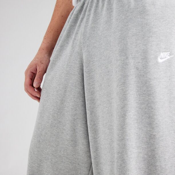 Preţ Nike Sportswear Pantaloni 'CLUB'  gri