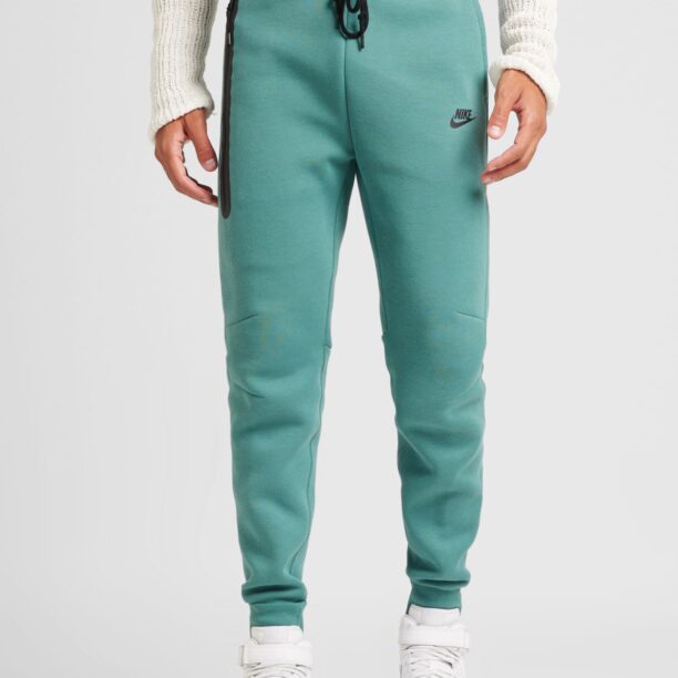 Nike Sportswear Pantaloni 'Tech Fleece'  verde jad / negru