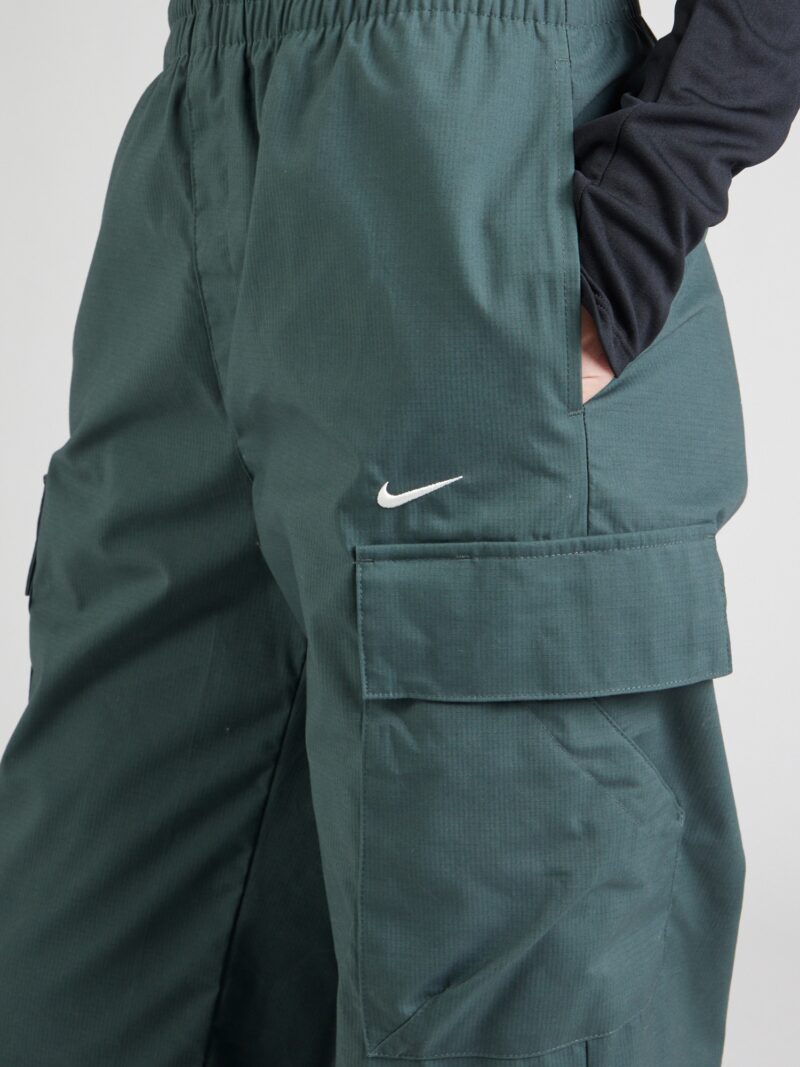 Preţ Nike Sportswear Pantaloni cu buzunare 'Essential'  verde pastel