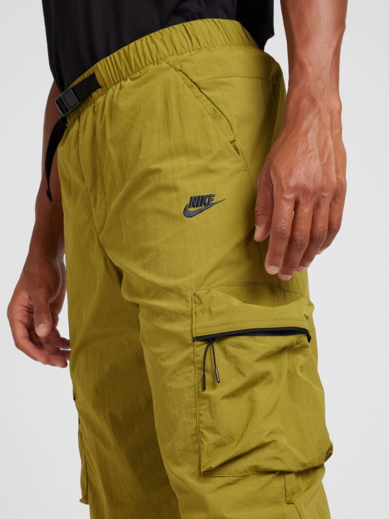 Preţ Nike Sportswear Pantaloni cu buzunare  verde kiwi / negru