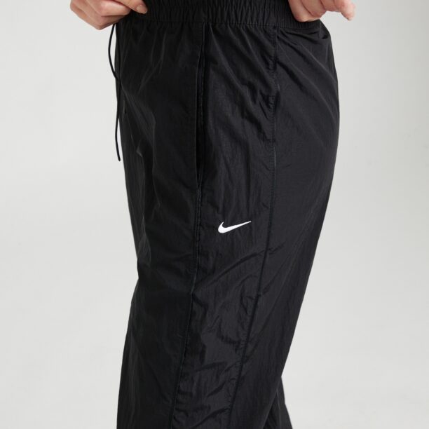 Preţ Nike Sportswear Pantaloni  negru