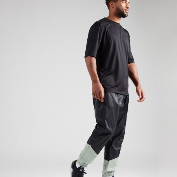 Preţ Nike Sportswear Pantaloni  verde mentă / negru