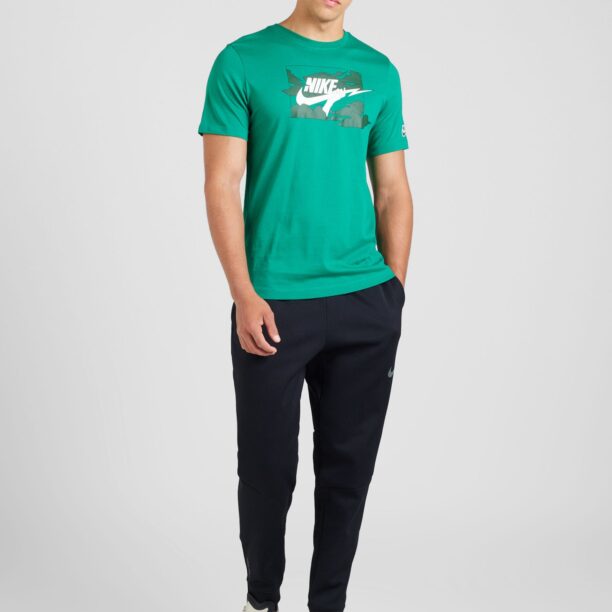 Cumpăra Nike Sportswear Tricou 'CLUB'  verde pin / verde închis / alb