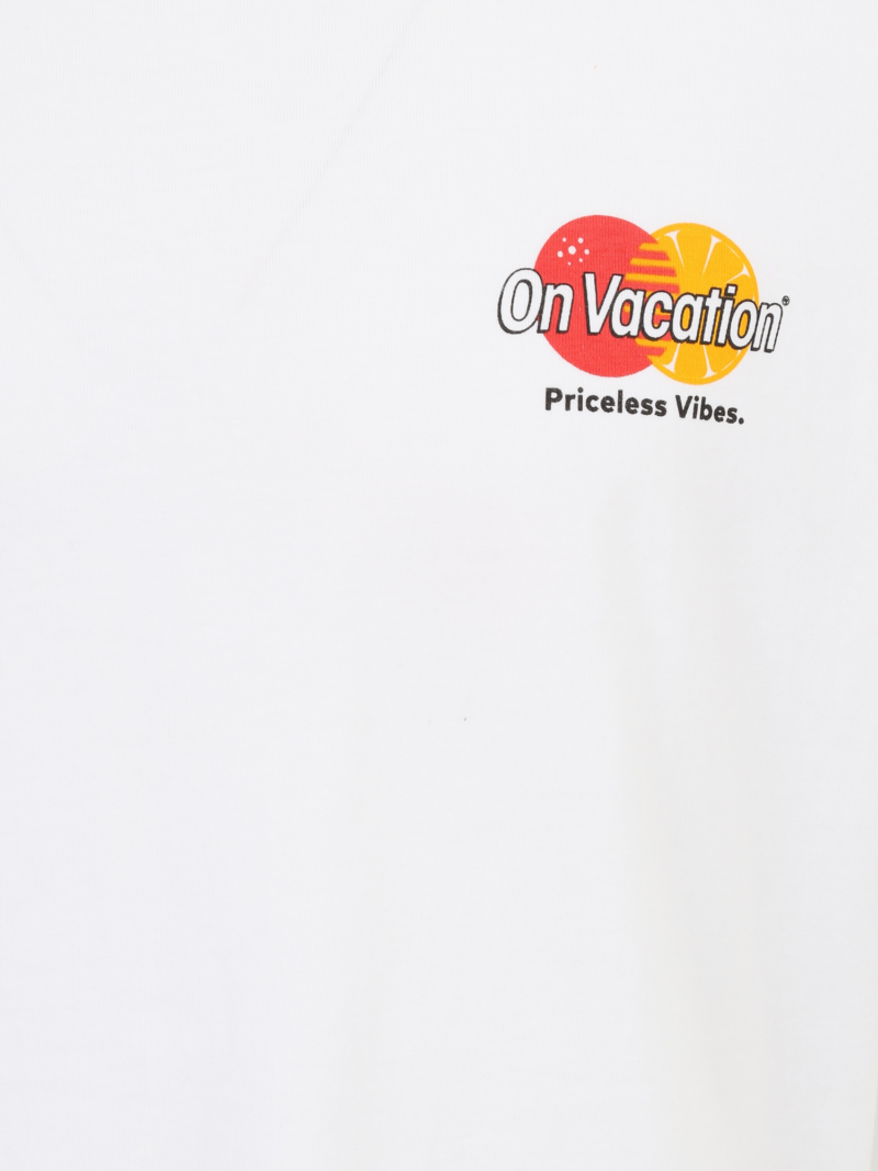 On Vacation Club Tricou 'Priceless Vibes'  portocaliu / roșu / negru / alb preţ