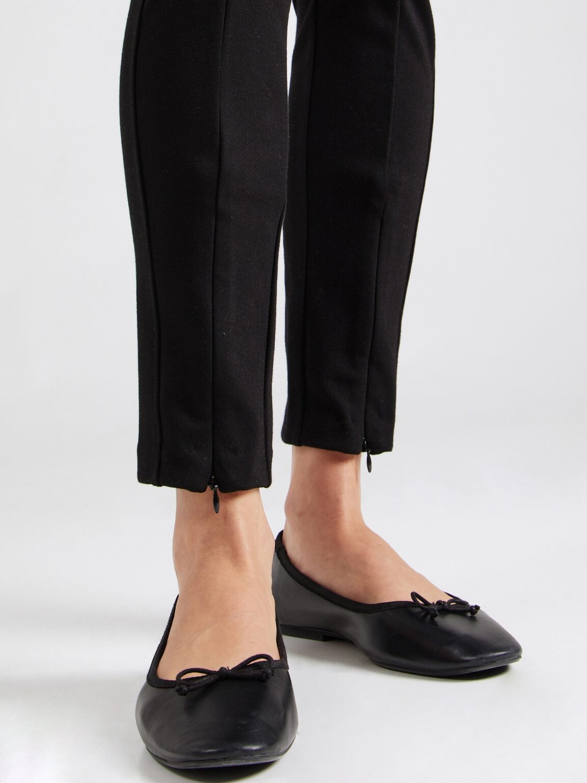 Preţ & Other Stories Leggings 'Leto'  negru