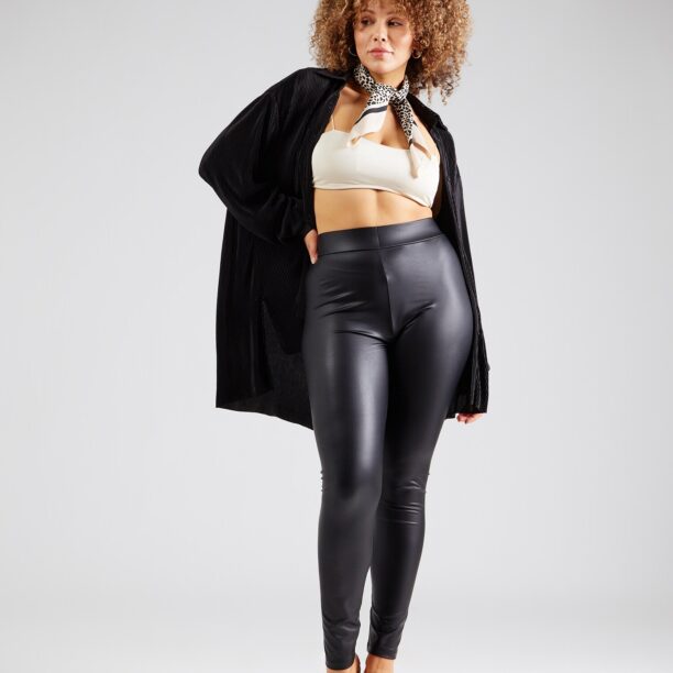 Cumpăra PIECES Curve Leggings 'PCNEW SHINY'  negru