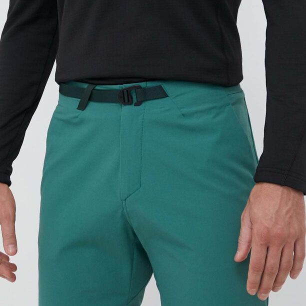 Peak Performance pantaloni scurți outdoor Vislight Light culoarea verde