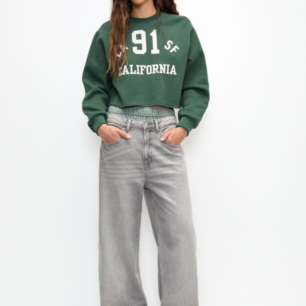 Pull&Bear Bluză de molton  verde jad / alb preţ