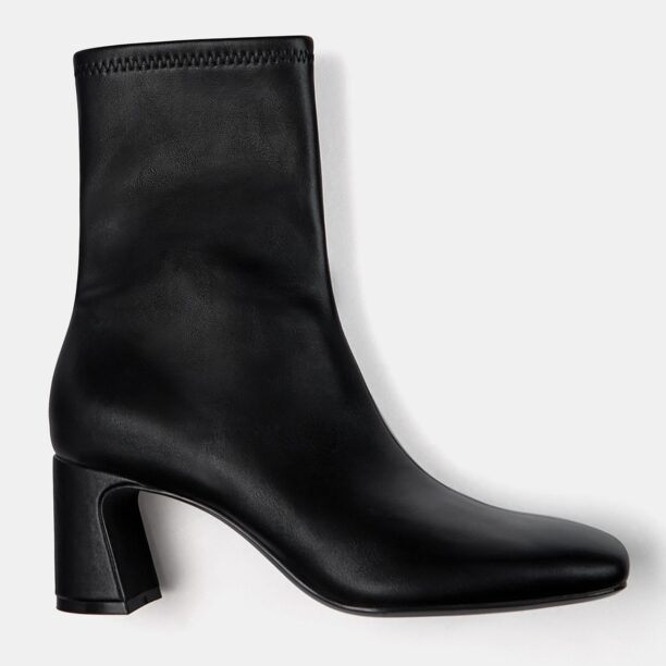 Pull&Bear Botine  negru preţ