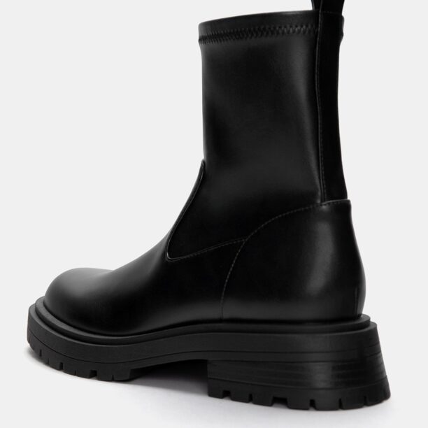 Cumpăra Pull&Bear Botine  negru