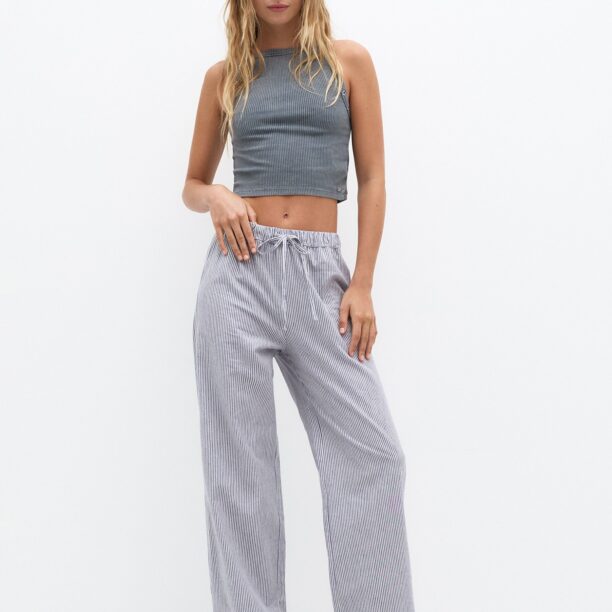 Cumpăra Pull&Bear Pantaloni  albastru marin / alb