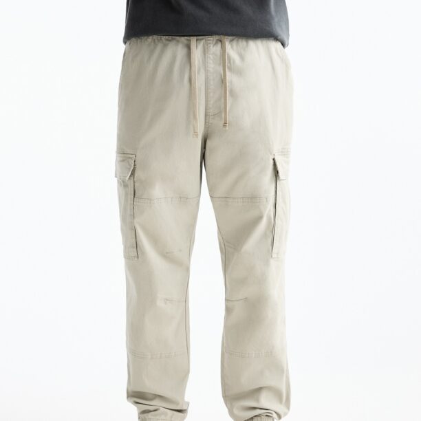 Pull&Bear Pantaloni cu buzunare  gri deschis