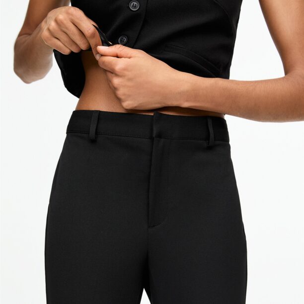 Preţ Pull&Bear Pantaloni cu dungă  negru