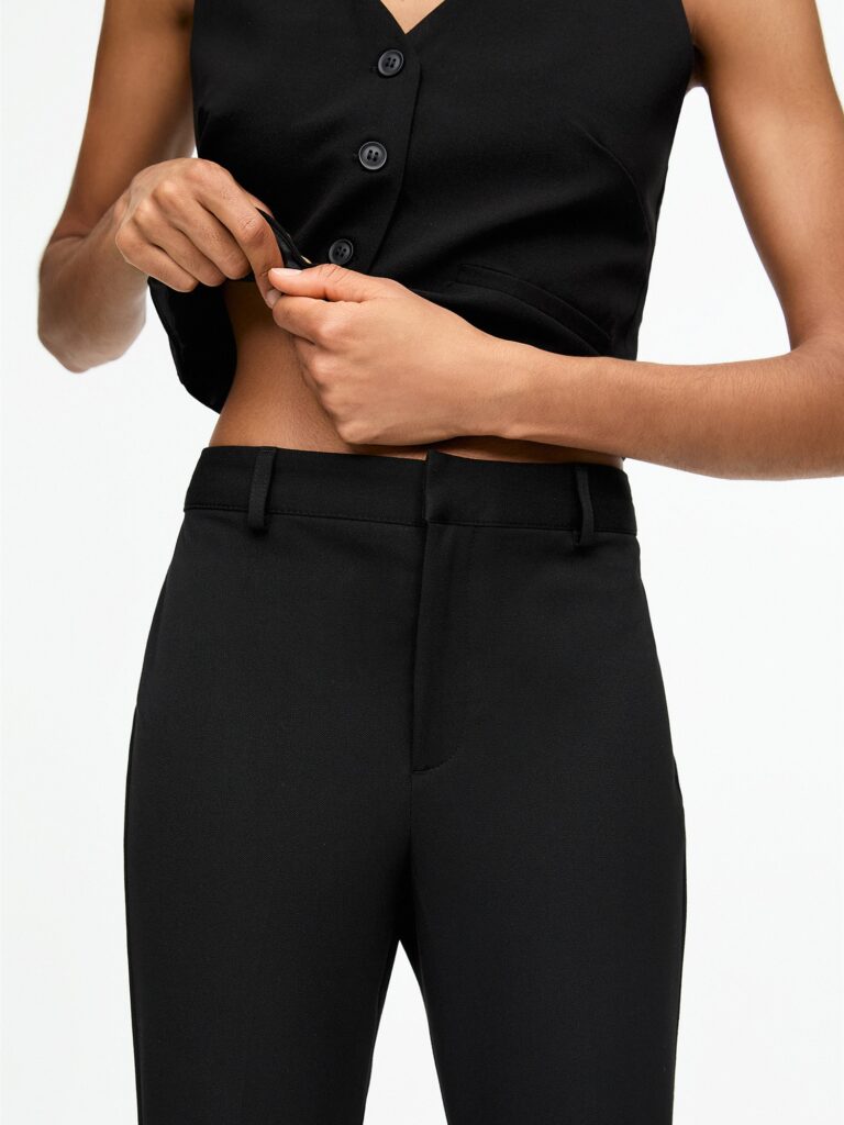 Preţ Pull&Bear Pantaloni cu dungă  negru