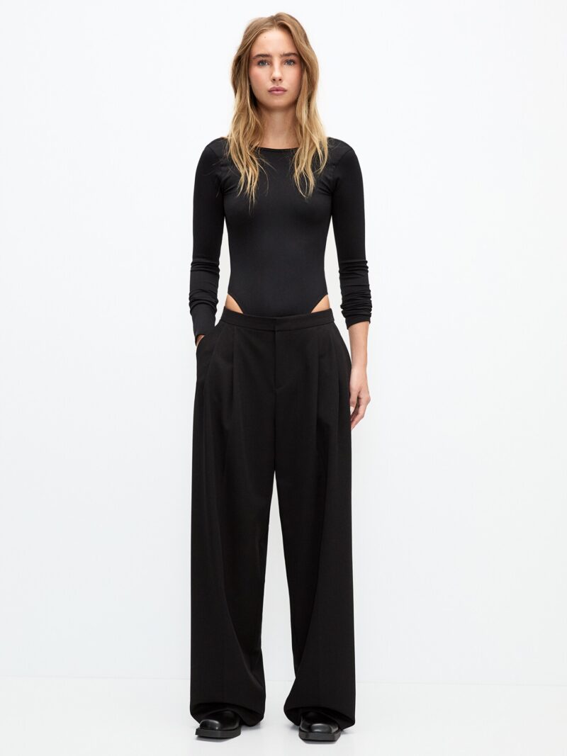 Cumpăra Pull&Bear Pantaloni cutați  negru