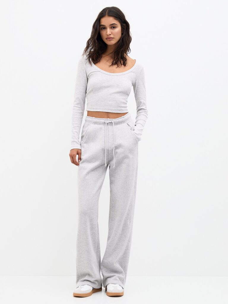 Cumpăra Pull&Bear Pantaloni  gri