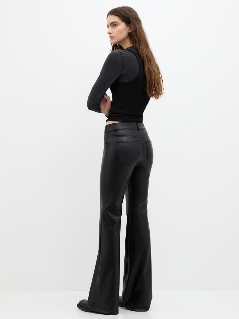 Pull&Bear Pantaloni  negru preţ