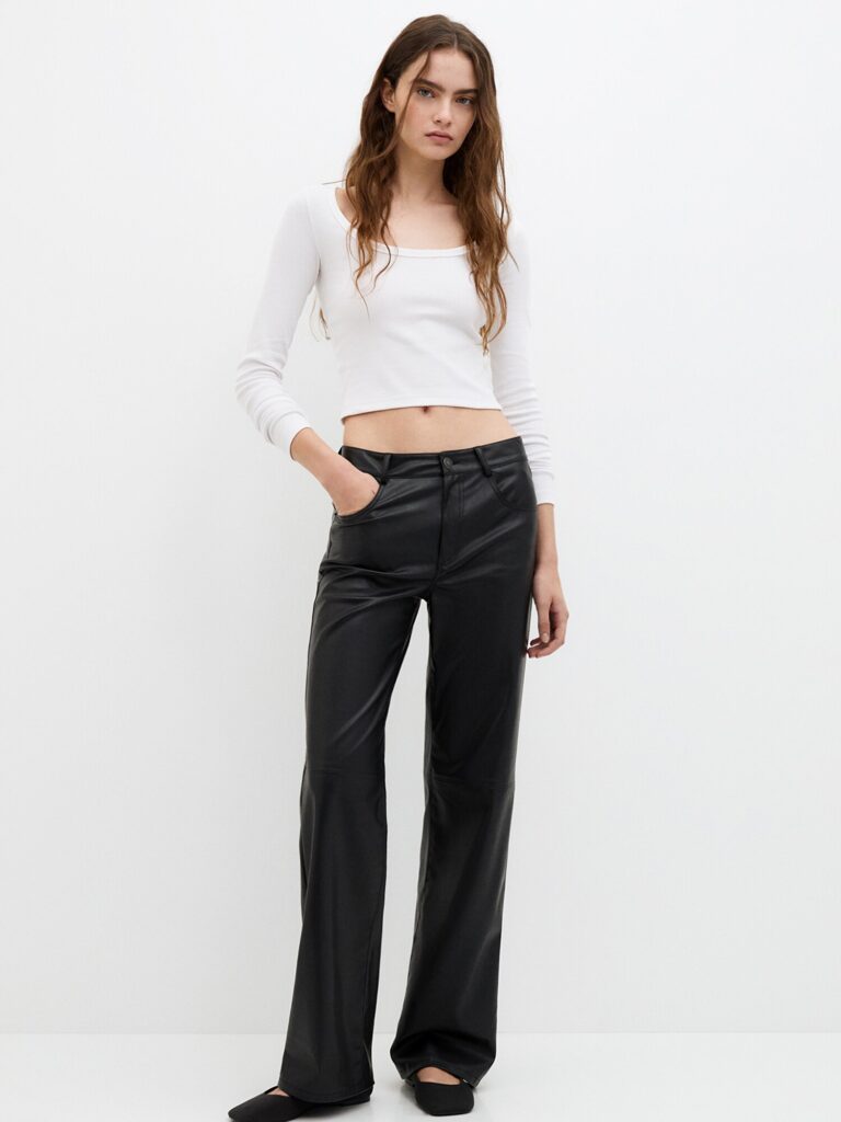 Cumpăra Pull&Bear Pantaloni  negru