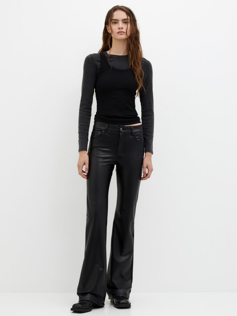 Cumpăra Pull&Bear Pantaloni  negru