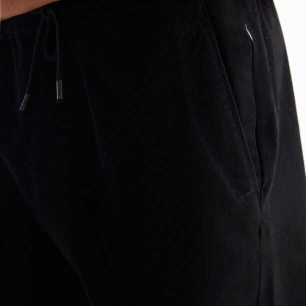 Preţ Pull&Bear Pantaloni  negru