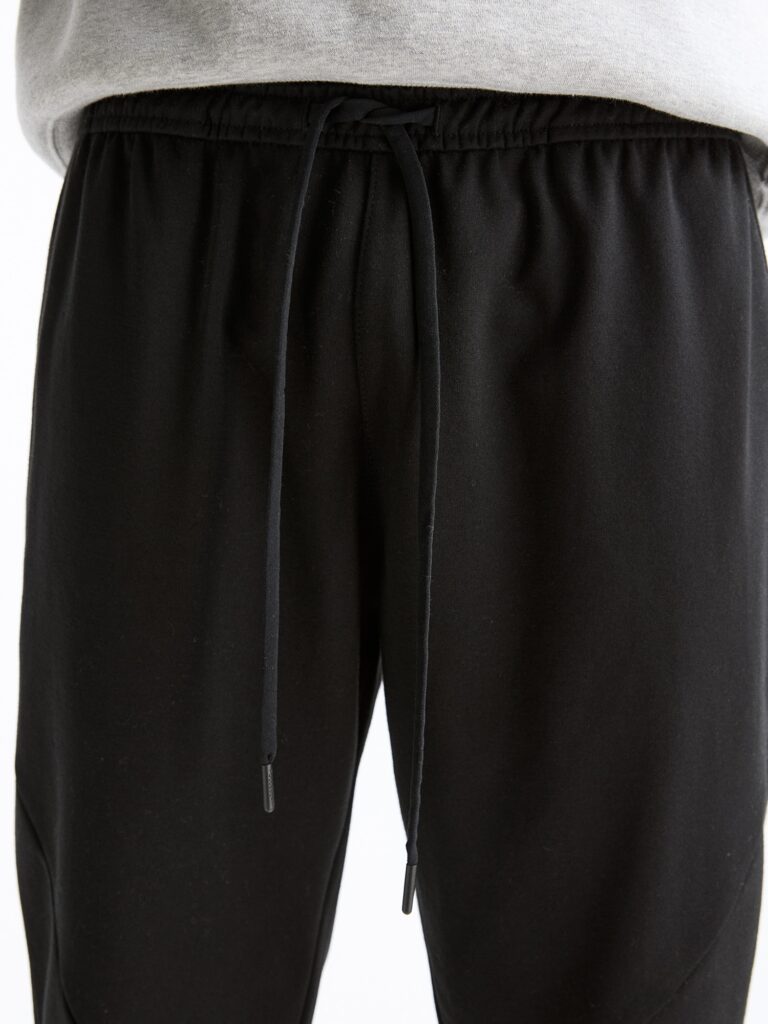 Preţ Pull&Bear Pantaloni  negru