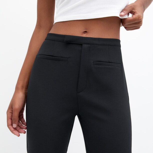 Preţ Pull&Bear Pantaloni  negru