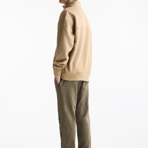 Pull&Bear Pantaloni  oliv preţ