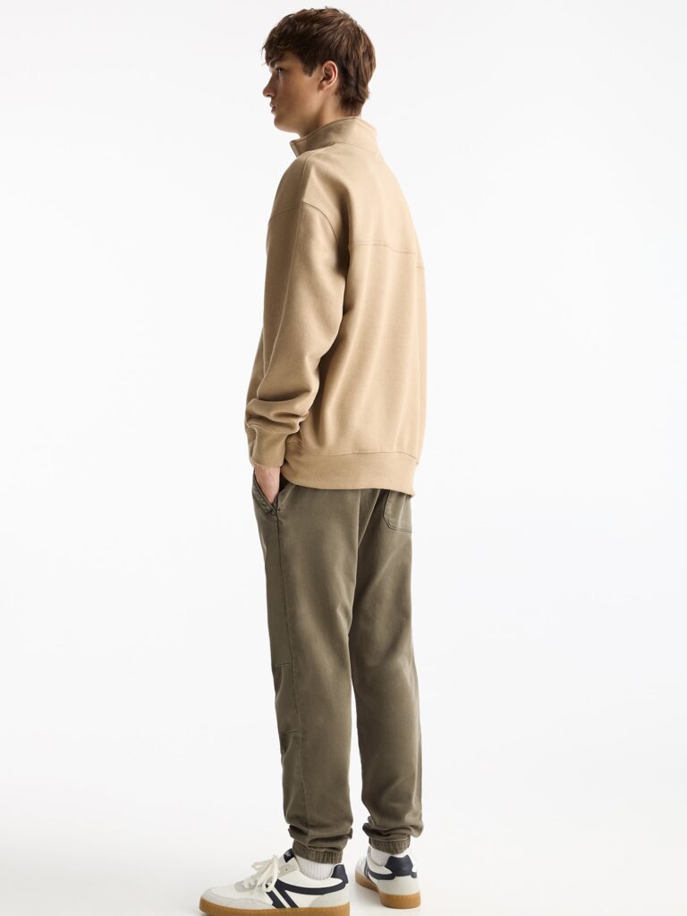 Pull&Bear Pantaloni  oliv preţ