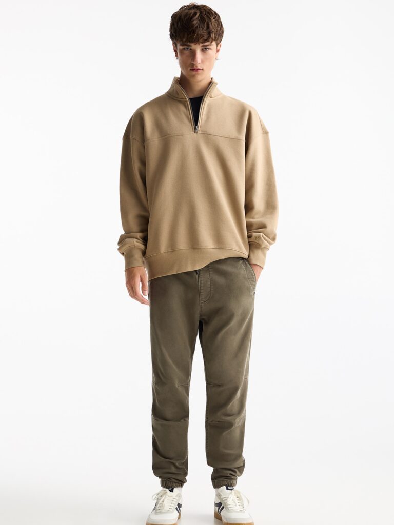 Cumpăra Pull&Bear Pantaloni  oliv