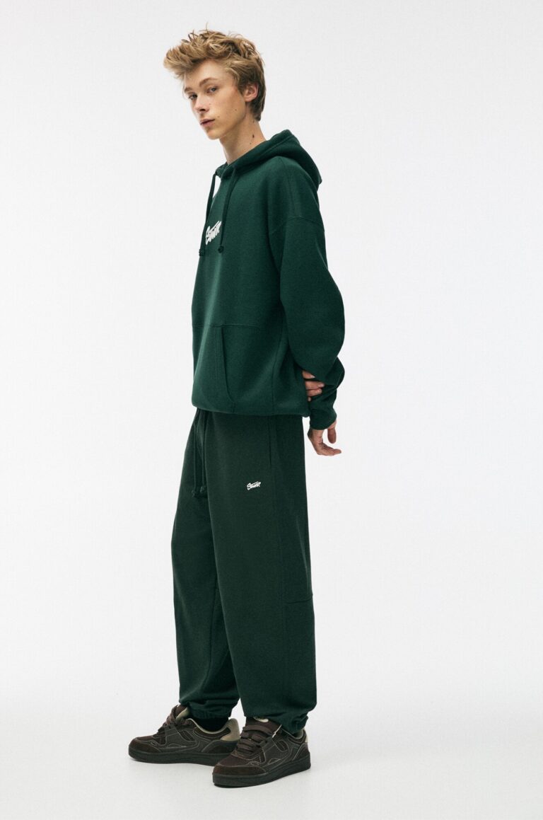 Preţ Pull&Bear Pantaloni  verde închis