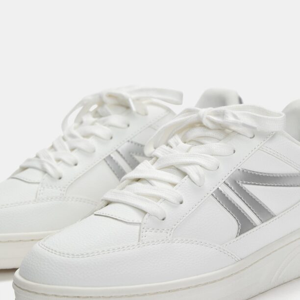 Original Pull&Bear Sneaker low  argintiu / alb