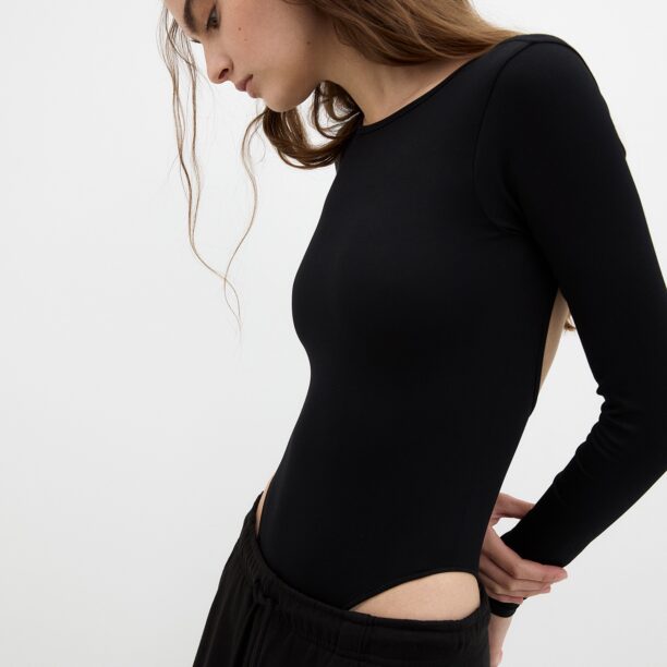 Preţ Pull&Bear Tricou body  negru