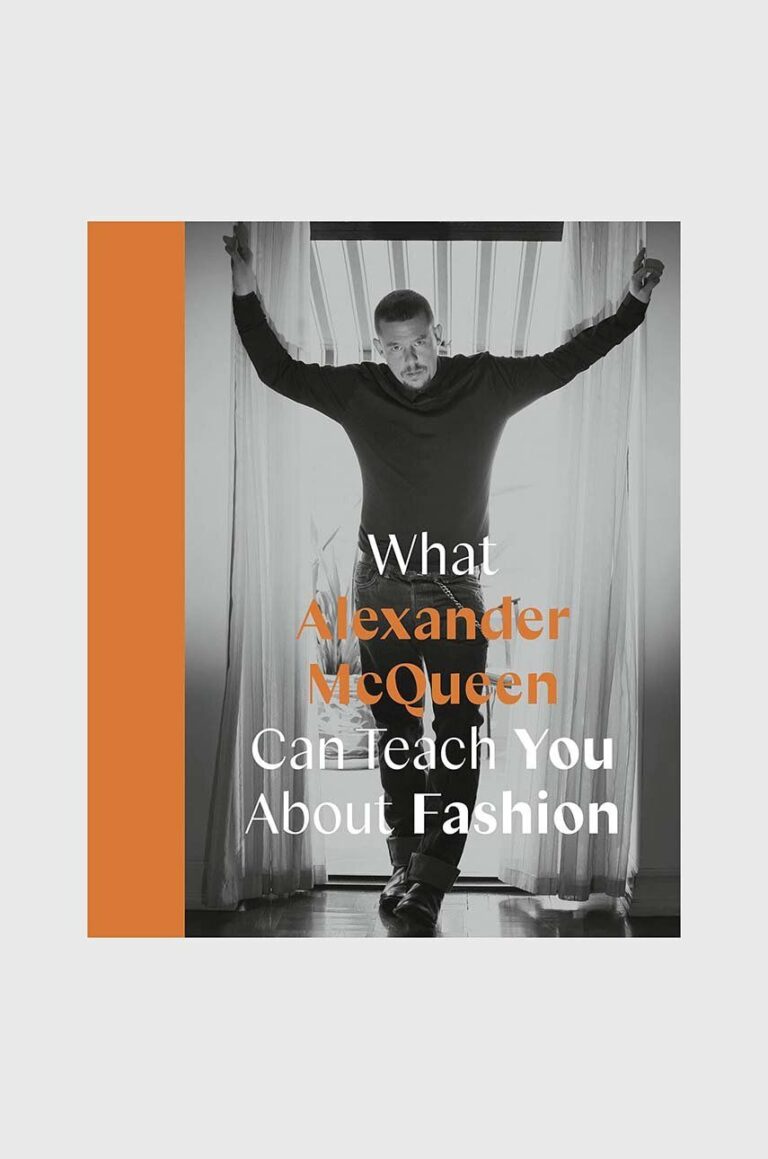 QeeBoo carte What Alexander McQueen Can Teach You About Fashion by Ana Finel Honigman