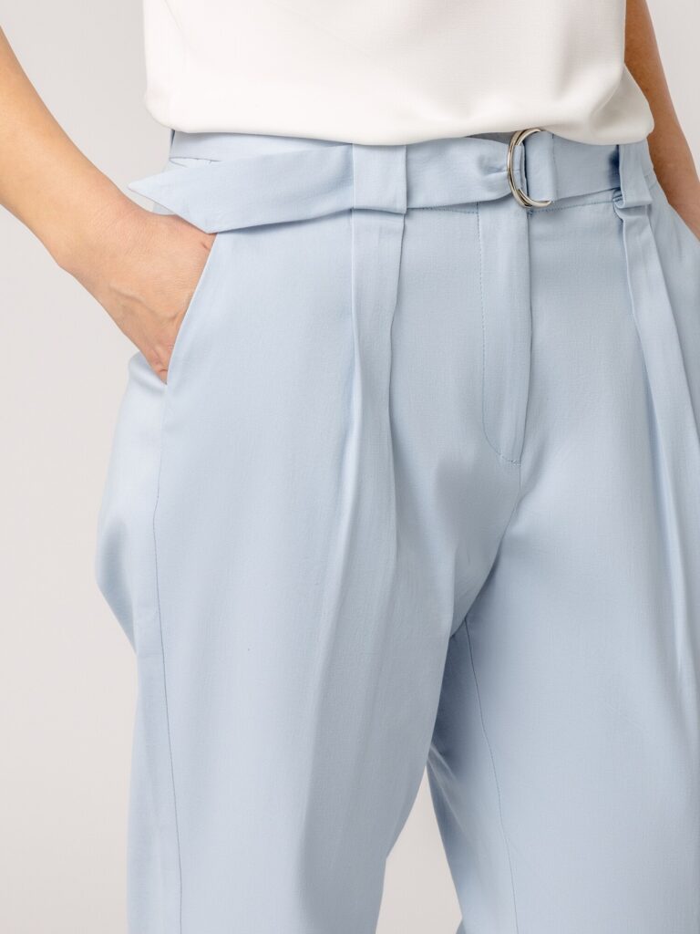 Preţ Quiosque Pantaloni cutați '3UC003'  albastru pastel