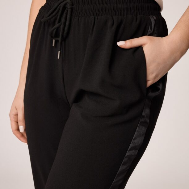 Preţ Quiosque Pantaloni  negru