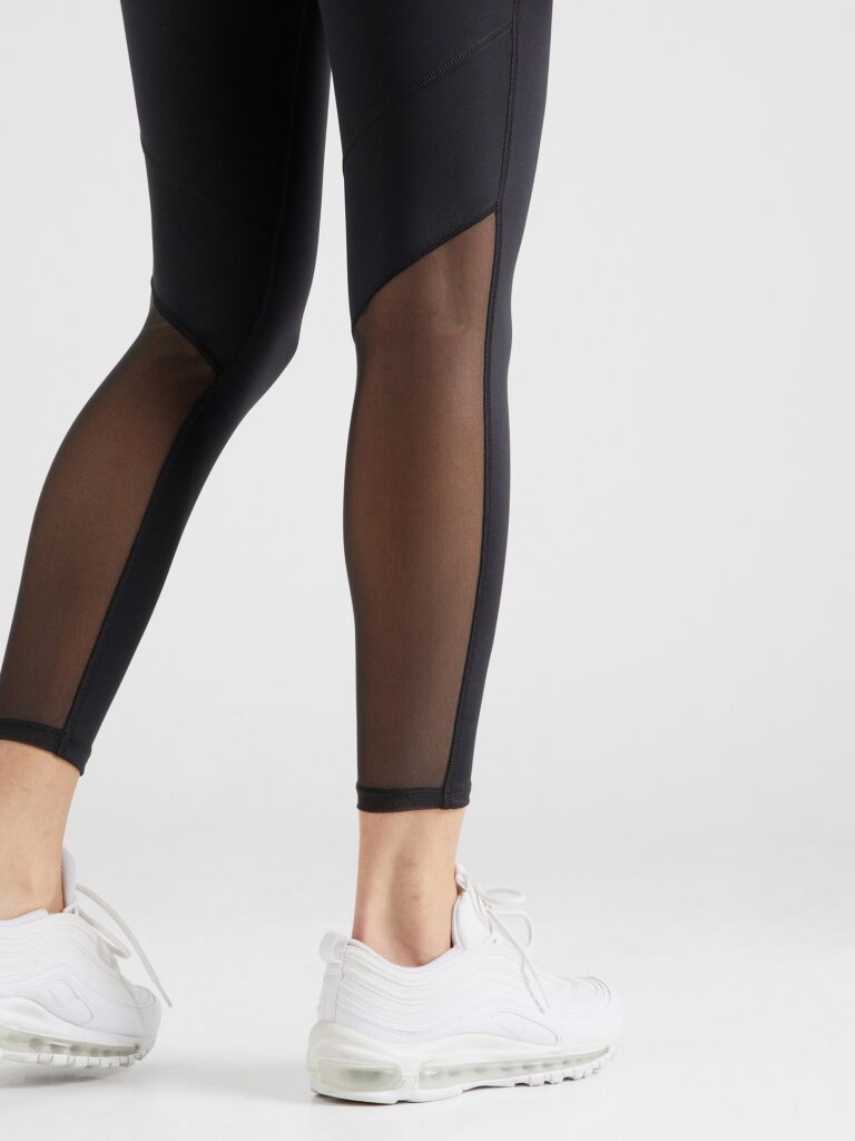 Preţ Reebok Pantaloni sport  negru / alb