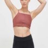 Reebok top de yoga culoarea roz