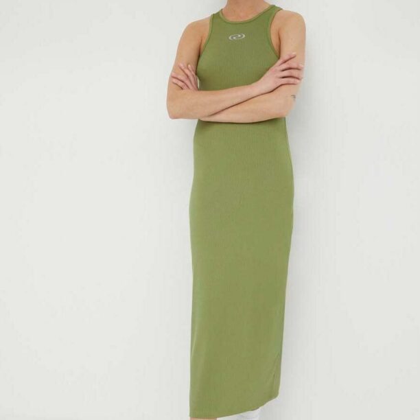 Résumé rochie culoarea verde