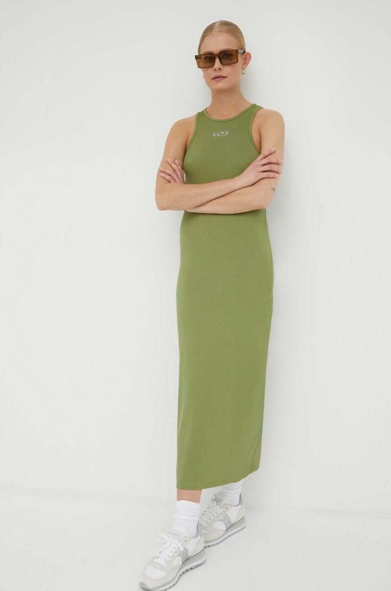 Résumé rochie culoarea verde