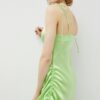 Résumé rochie culoarea verde