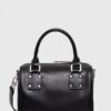 Sisley poseta culoarea negru