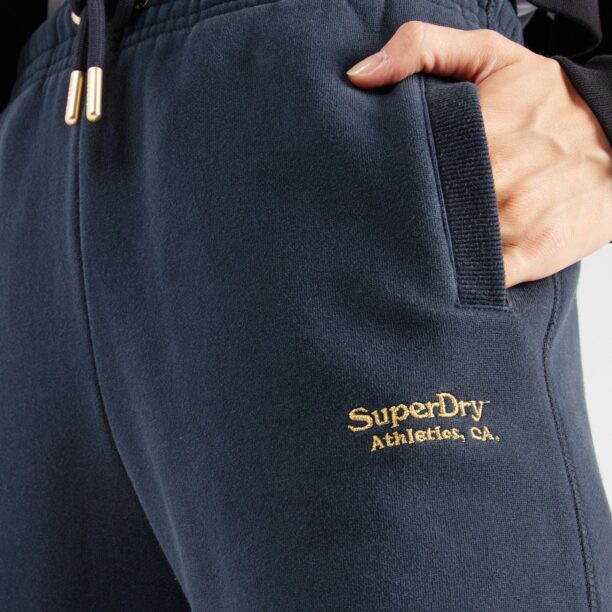 Preţ Superdry Pantaloni 'Essential'  bleumarin / galben închis