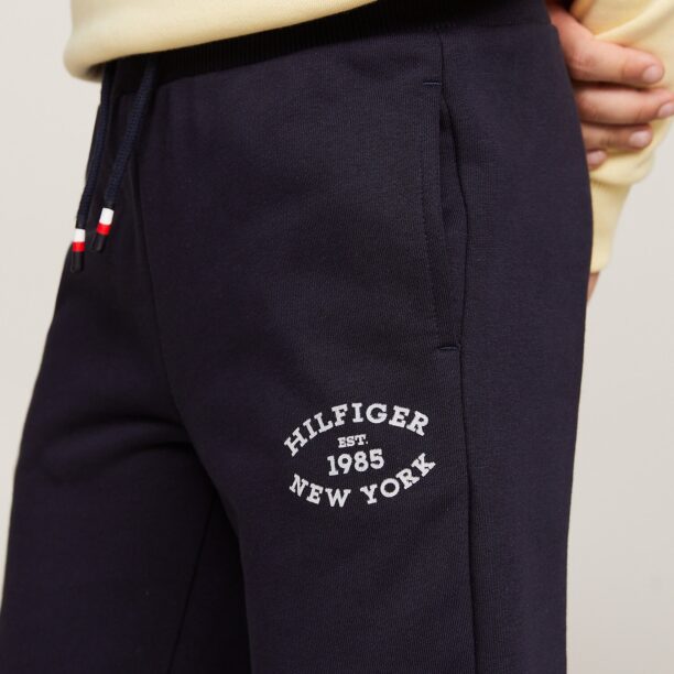 Preţ TOMMY HILFIGER Pantaloni  albastru marin / alb