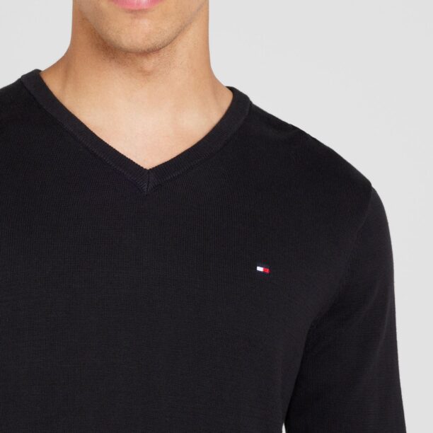 Preţ TOMMY HILFIGER Pulover 'ESSENTIAL'  negru